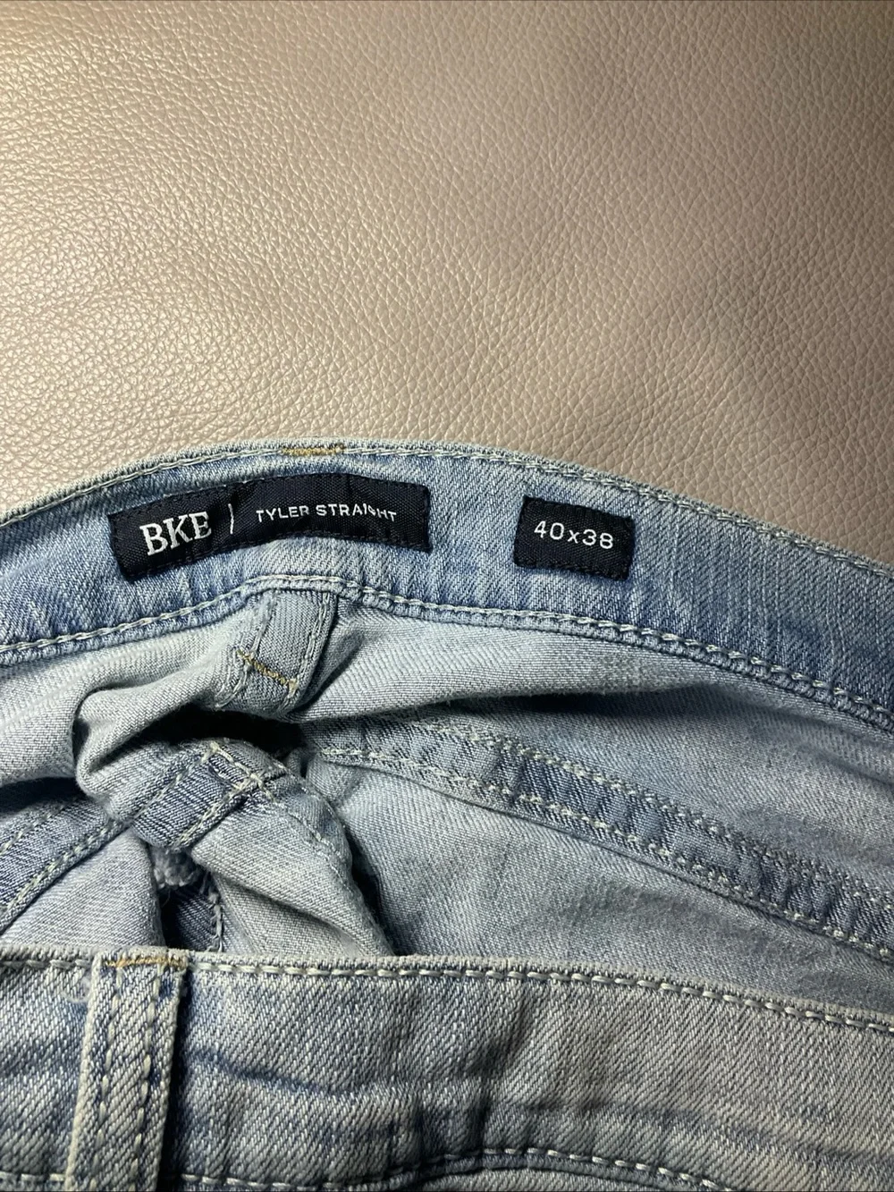 BKE Men's Relaxed Light Wash Blue Jeans